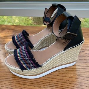 PREOWNED VANELI 7 1/2M PLATFORM WEDGE SANDLE EXCELLENT CONDITION